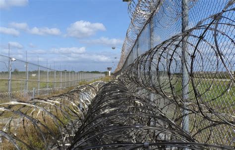 Judge allows feds to continue cutting razor wire fencing along Texas-Mexico border; Paxton appeals